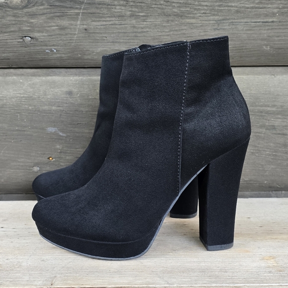 Candies NEW!! Actress, Retro, 70's, Chunky, Platform, Block Heel. Bootie 8M - Picture 4 of 16